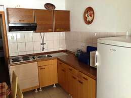 A3 - apt w. Patio, 3 min Walking From the Beach