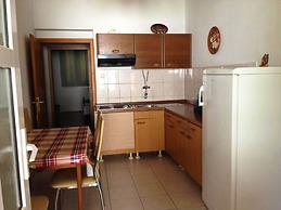 A3 - apt w. Patio, 3 min Walking From the Beach