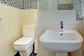 OYO the Gables Hotel, Birmingham Airport