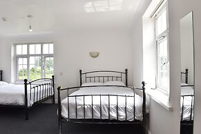 OYO the Gables Hotel, Birmingham Airport