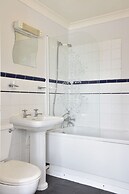 OYO the Gables Hotel, Birmingham Airport