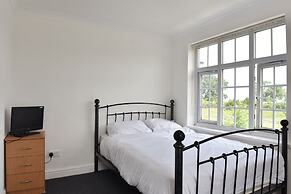 OYO the Gables Hotel, Birmingham Airport