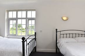 OYO the Gables Hotel, Birmingham Airport