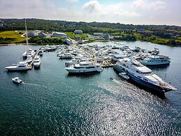 Champlin's Marina & Resort