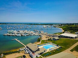 Champlin's Marina & Resort