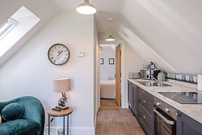 Geoff's Rest, Pond Hall Farm, Hadleigh