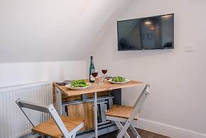 Geoff's Rest, Pond Hall Farm, Hadleigh