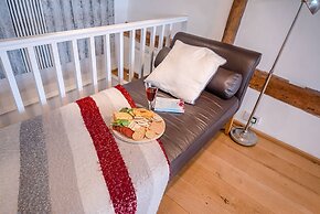 The Hayloft, Clopton