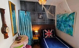 Hebden Bridge - House - Sleeps 8 - Pet Friendly