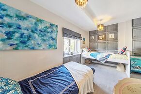 Hebden Bridge - House - Sleeps 8 - Pet Friendly