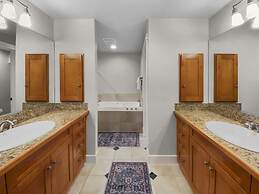 Westridge Chalet 4 Bedroom Townhouse by RedAwning