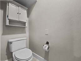 Westridge Chalet 4 Bedroom Townhouse by RedAwning