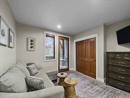 Westridge Chalet 4 Bedroom Townhouse by RedAwning