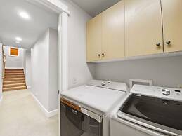 Westridge Chalet 4 Bedroom Townhouse by RedAwning