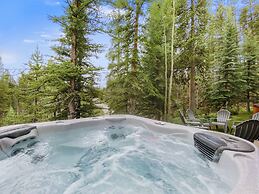 Westridge Chalet 4 Bedroom Townhouse by RedAwning