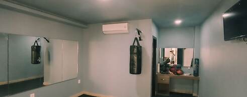 Nora Hotel & Co living