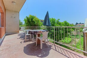 Modern Luxury 2-bedroom apt With Balcony & Patio