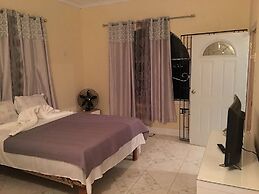 Arms Of Charms Guesthouse