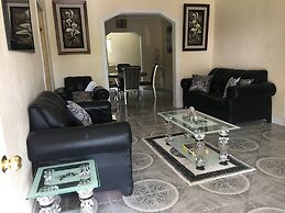 Arms Of Charms Guesthouse