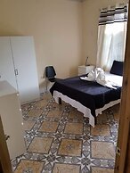 Arms Of Charms Guesthouse