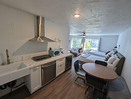 Sierra Blue Hotel & Swim Club