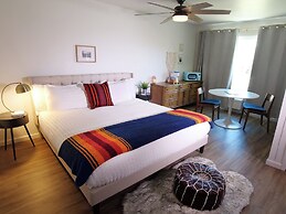 Sierra Blue Hotel & Swim Club