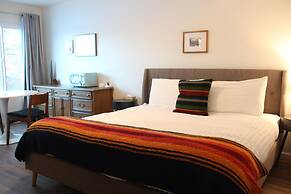 Sierra Blue Hotel & Swim Club