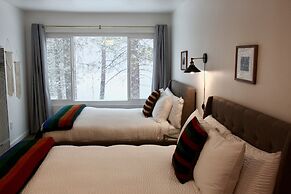 Sierra Blue Hotel & Swim Club