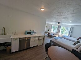 Sierra Blue Hotel & Swim Club