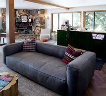 Sierra Blue Hotel & Swim Club