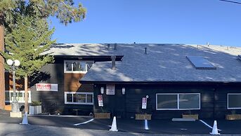 Sierra Blue Hotel & Swim Club