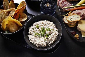 Marriott Bethesda Downtown at Marriott HQ