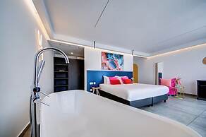 Flamingo Hotel