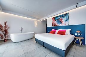 Flamingo Hotel