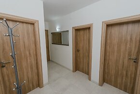 Spacious apt With Lodge Just 40m From the Beach