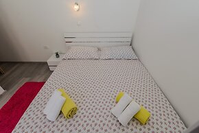 Spacious apt With Lodge Just 40m From the Beach