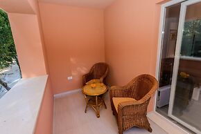 Spacious apt With Lodge Just 40m From the Beach