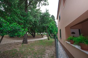 Spacious Apartment w Patio 40m From the Beach