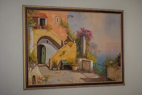 Spacious Apartment w Patio 40m From the Beach