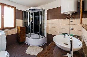 Seafront Spacious Apt, 120 m2 Size, in the Center