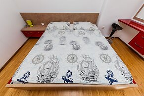 Seafront Spacious Apt, 120 m2 Size, in the Center