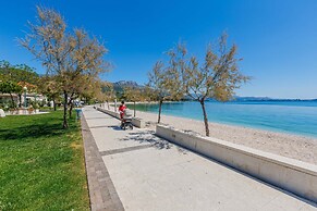 Seafront Spacious Apt, 120 m2 Size, in the Center