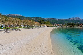 Seafront Spacious Apt, 120 m2 Size, in the Center