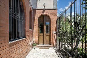 Euphorbia Apartments