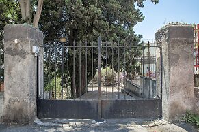 Euphorbia Apartments