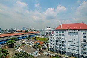 Spacious and Strategic 3BR Kondominium Juanda Apartment