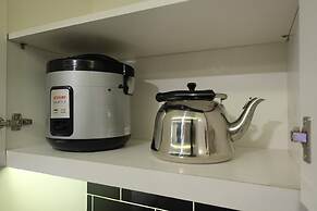 Elegant and Comfy Studio Amethyst Apartment