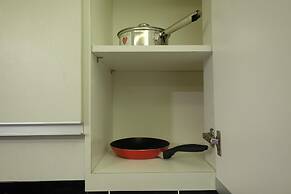 Elegant and Comfy Studio Amethyst Apartment