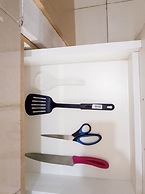 Strategic and Simply Studio Sunter Park View Apartment