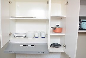 Warm and Cozy 2BR Apartment Woodland Park Residence